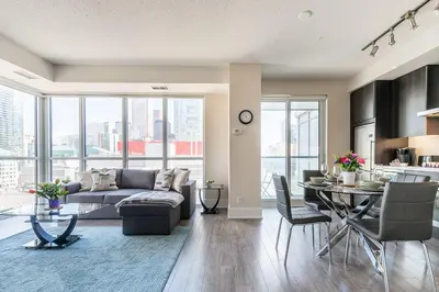 Gallery image of Luxury 1BR Condo - King Bed - Stunning City View in Toronto