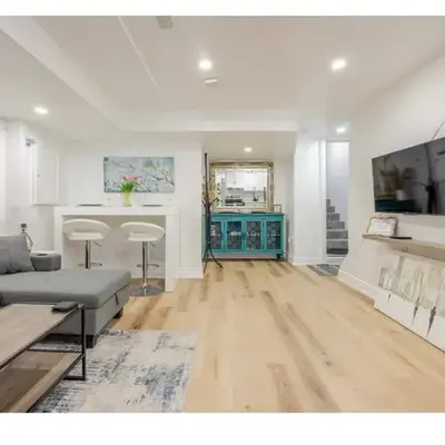LUXURIOUS 1000 SQ FT Oasis