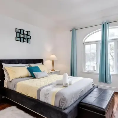 3BR Casa close to Woodbine Beach with deck area and WFH