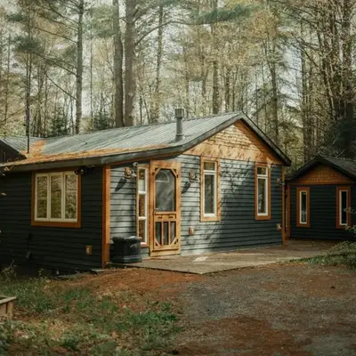 The Doma Lodge - Cozy Muskoka Cabin in the Woods