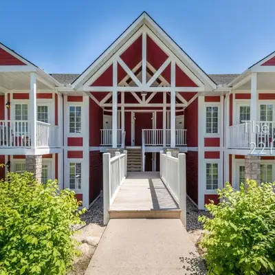 Country Club Charm - 4-Bed Radiant Resort Condo