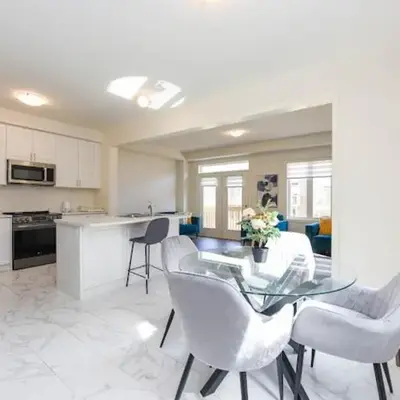 Stylish Home in Waterdown