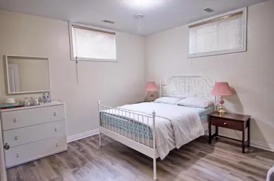 Gallery image of Free Parking Private Bathroom on Basement in Vaughan