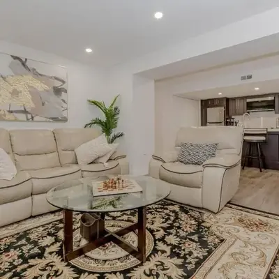 Luxury Basement Apartment in Oakville Monthly stays only