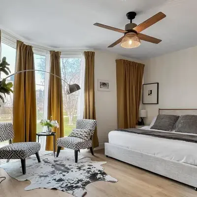 Elegant 2 Bedroom with Parking