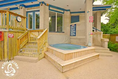 a house with a jacuzzi tub in the backyard at Blue Mtn 1 Bedroom with Mountain View in Blue Mountains