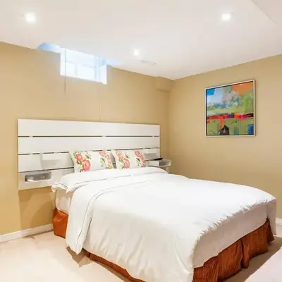 Cozy basement apartment in Newmarket