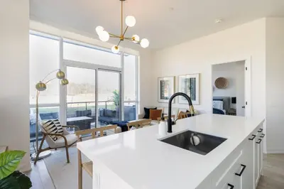 Gallery image of Chic 2BR with Patio - Pool - Hot Tub - BBQ - Friday Harbour in Innisfil