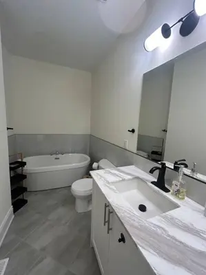 Gallery image of Luxury, Home Away from Home in Brampton