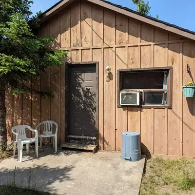 Tiny Wood Cottage 05