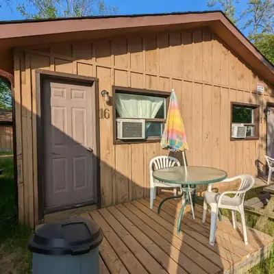 Tiny Wood Cottage 16