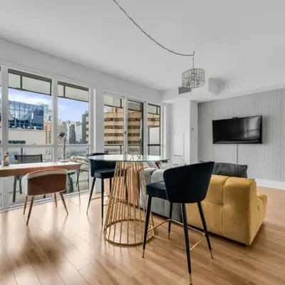 Estate 1 Bedroom Condo Front Street West
