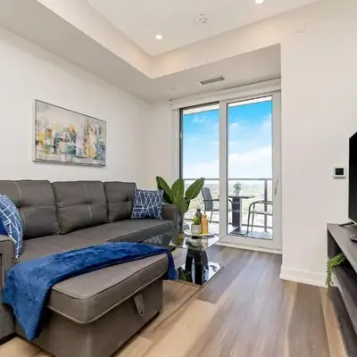 Modern High Rise King bed Condo with Private Balcony