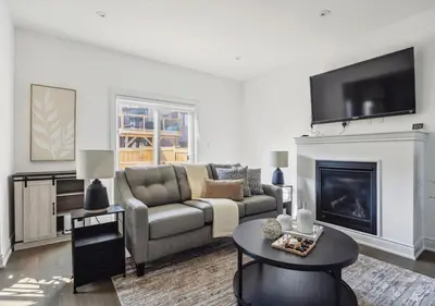 Gallery image of Luxurious and Beautiful, Barrie in Barrie