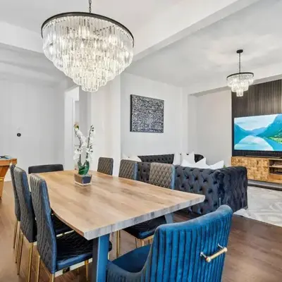 Luxury Vacation Home Near Lake Pool Table