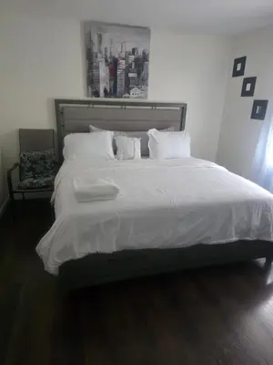 Gallery image of Damian palace in Brantford