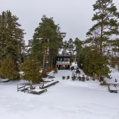 Luxury Lakefront with Sauna & EV