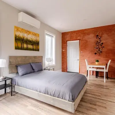 ENTIRE BACHELOR UNIT EN-SUITE ACROSS FROM GOOGLE - br3