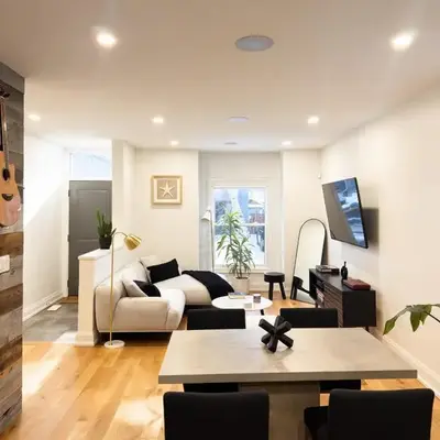 Beautiful modern 2Bdr sunny home with French decor