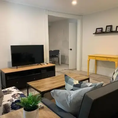 County Cove - Wellington Suite - Two-Bedroom Wellington Apartment