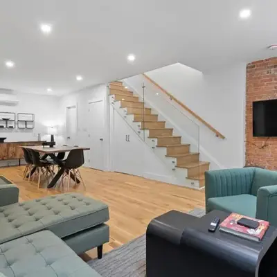Chic 2BR Top Floor Retreat with Rooftop Near Subway