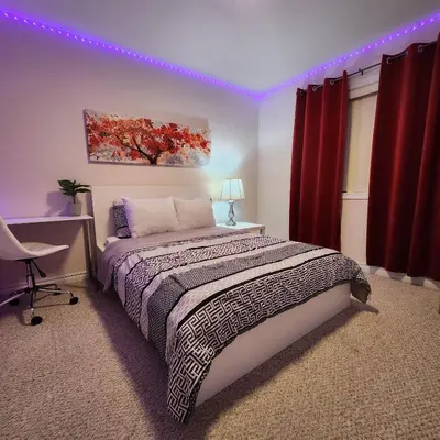 Gallery image of Ivory Staycation Suite with Free Street Parking, Shared kitchen and washroom in London