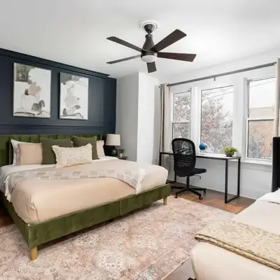 1BR Apartment Near Queen West