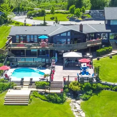 Lux Lakeside Escape Slps 20 with Pool