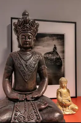 a statue of a woman sitting next to a child at The Studio Southampton in Southampton