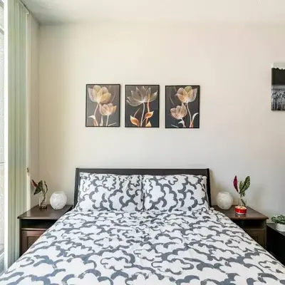Luxury CN Tower Suites - Save on Monthly Stays