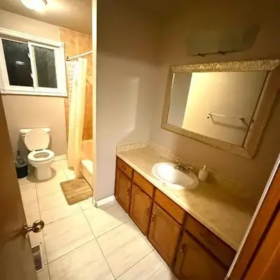 Homestay Near Victoria Park- FREE WIFI & PARKING-TOP LOCATION