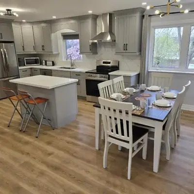 Streetsville Retreat - Prime Location