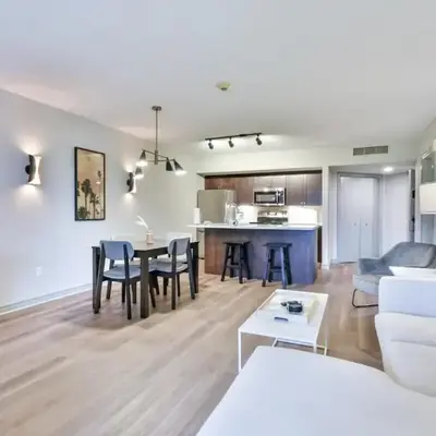 Highland Hideaway 1BR King Suite