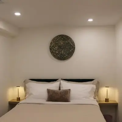 Queen Bed Suite-Private Entrance