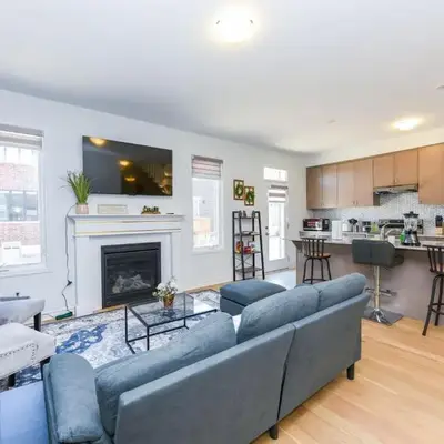 Brand New 7beds-kingbedsfamilysleep15playtable