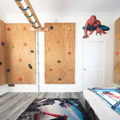 Comic House with Climbing Wall & Themes
