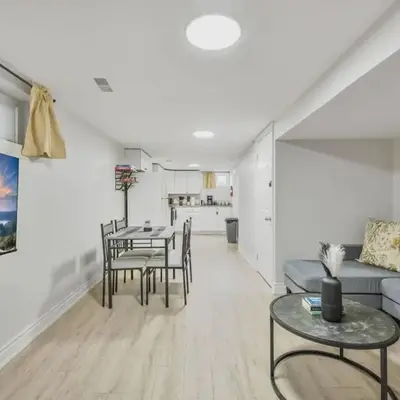 Comfy 2BR Apt near Beach and Downtown Free Parking