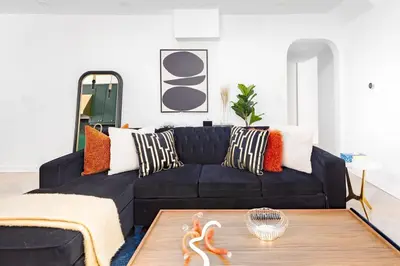 Gallery image of Chic 2BR 2BA Urban Escape Modern Comfort in Toronto