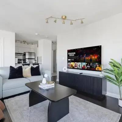 Stylish 2BR Downtown Escape Prime Victoria Spot