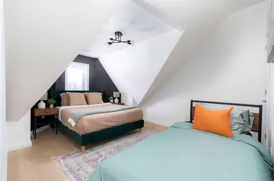 Gallery image of Urban 2BDRM Steps to College and Bathurst! in Toronto