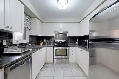 Gallery image of Spacious 4-Story Townhome in North York in Toronto