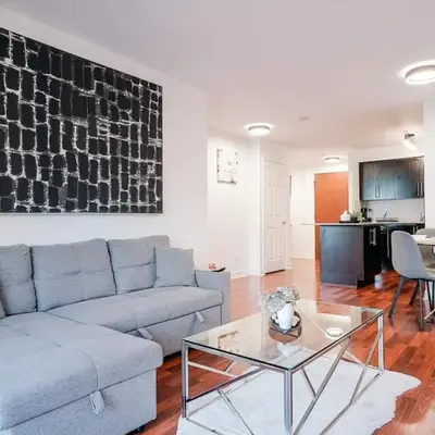Elegant 2BR 2BA Condo Heart of Mississauga SQ1