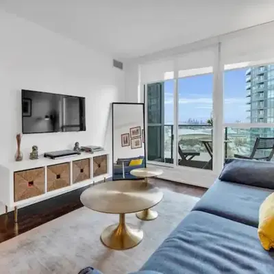 Lakeview 1-Bedroom Condo-Downtown Toronto-Free Parking