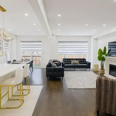 Lux 3 Bedroom Home near Public Transit