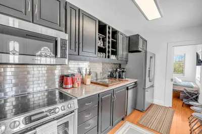Gallery image of One of a Kind Stay Container Tiny Home by Falls in Niagara Falls