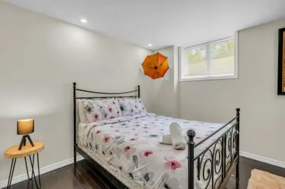 Gallery image of Buddahs Humble Abode Mins to Falls and BBQ Area in Niagara Falls