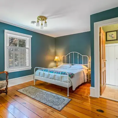 Hot Tub | Historic Home | Steps to Everything NOTL