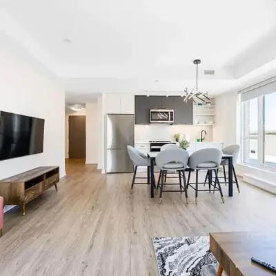 Spacious 3-BDR Home with Incredible View with parking