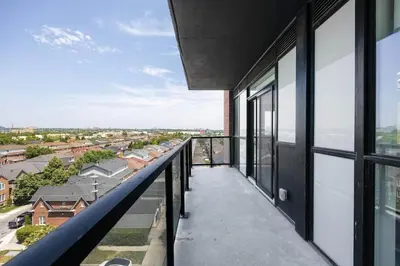 Gallery image of Exquisite 3BR with Den & Complimentary Parking in Toronto