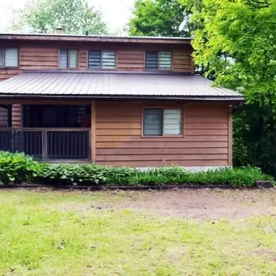 Modern 4BR Lake Escape with Patio & BBQ Area
